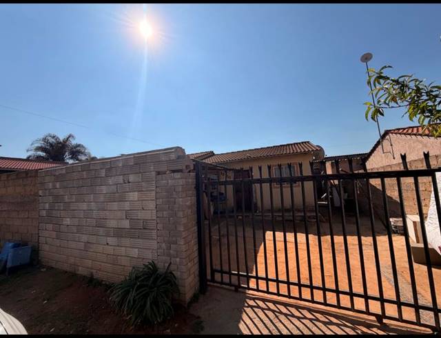 5 BEDROOM HOUSE FOR SALE IN OLIEVENHOUTBOSCH